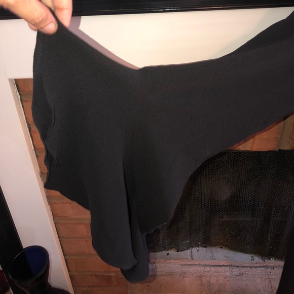 Max Edition Ruffled, Bell Sleeves, PERFECT LBD - Picture 3 of 6